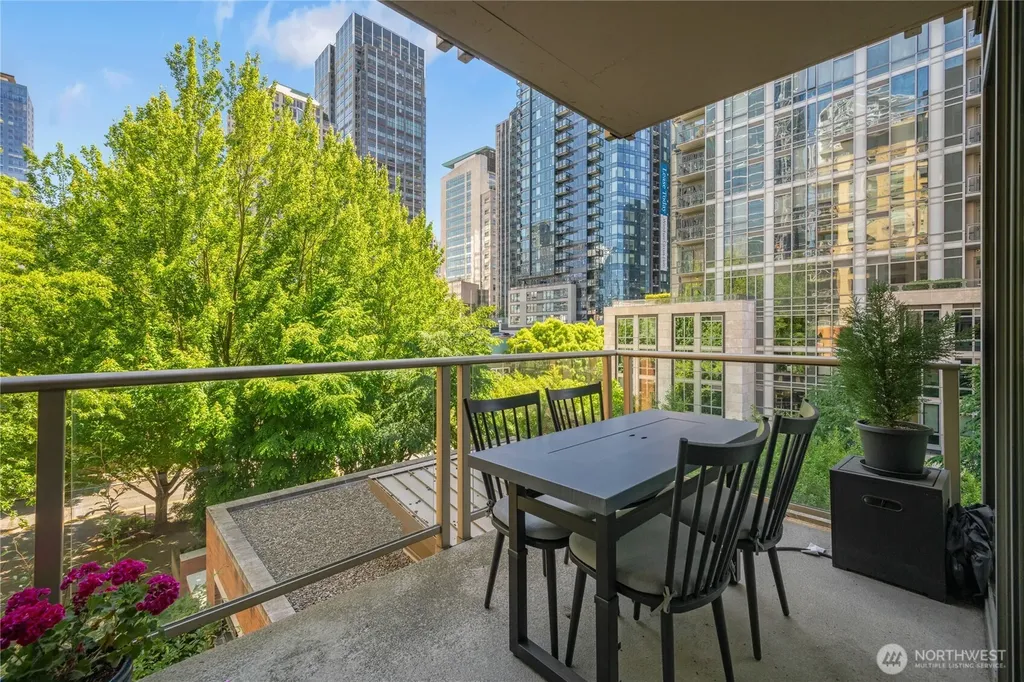 900 Lenora Street Seattle WA 98121