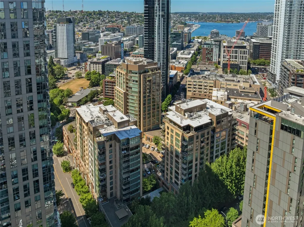 900 Lenora Street Seattle WA 98121