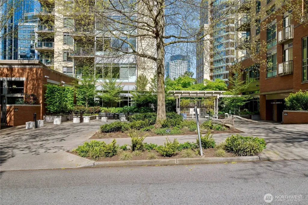 900 Lenora Street Seattle WA 98121