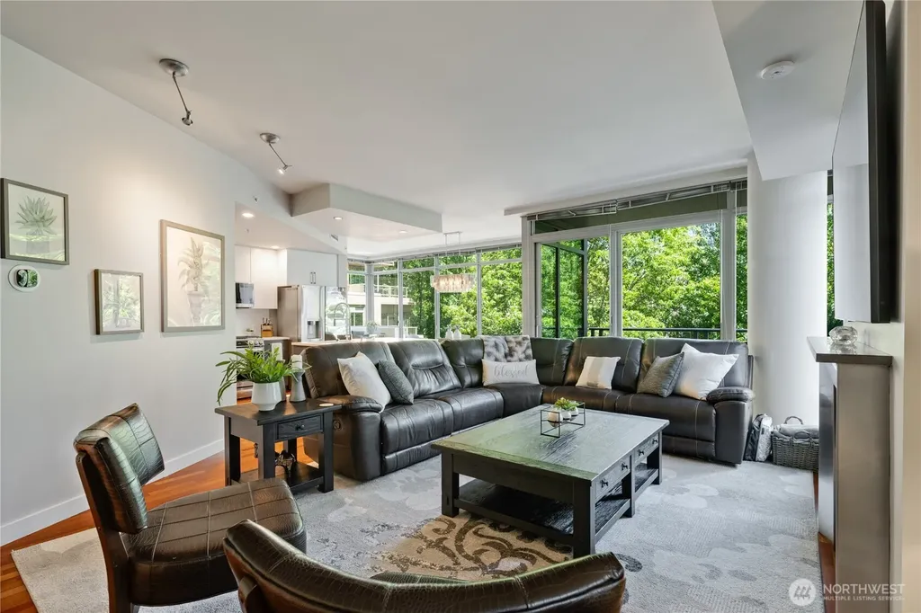 900 Lenora Street Seattle WA 98121