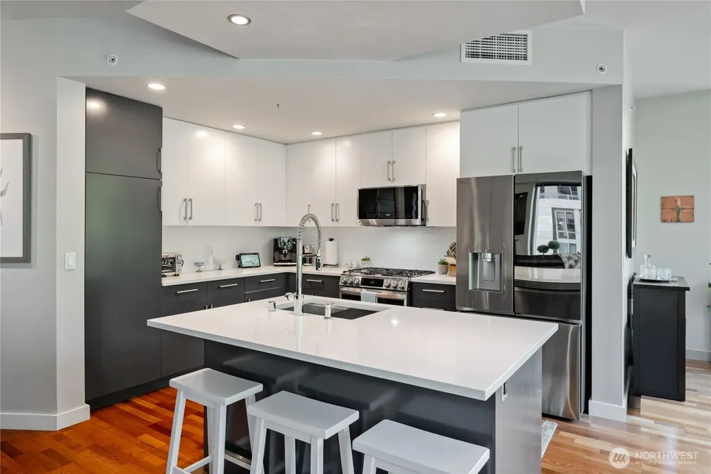 900 Lenora Street Seattle WA 98121