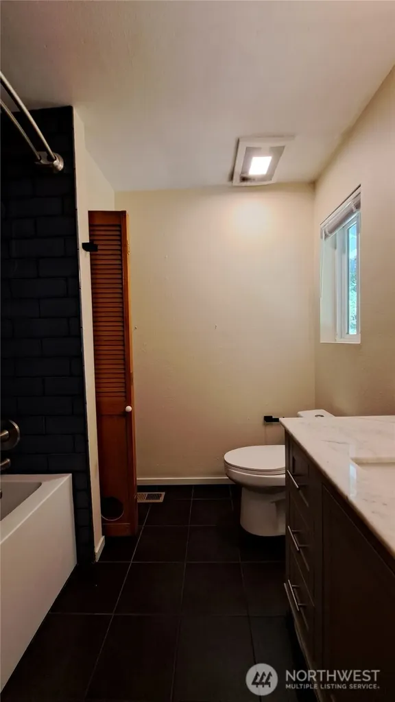 14665 NW Honeyhill Loop Seabeck WA 98380