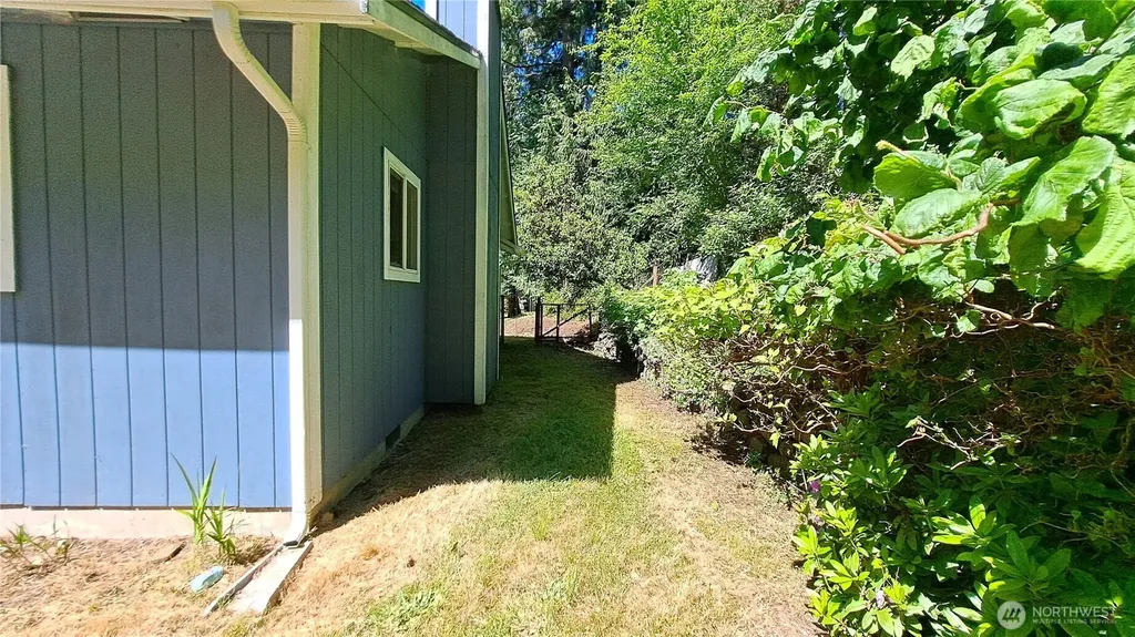 14665 NW Honeyhill Loop Seabeck WA 98380