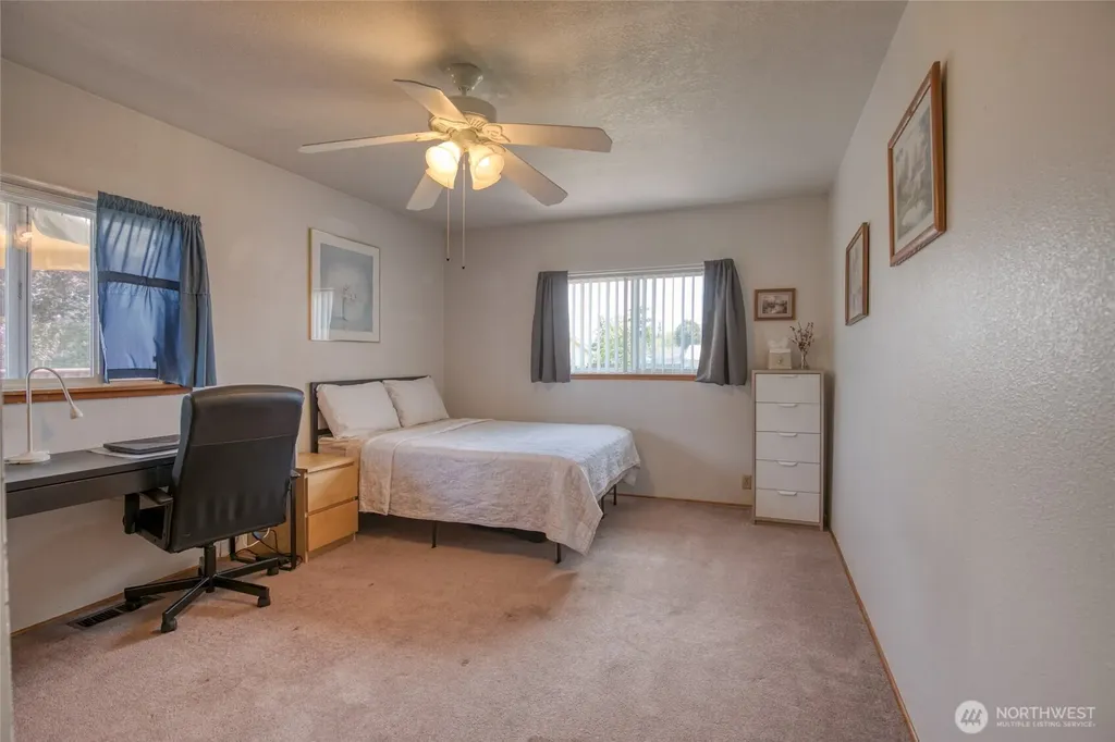 616 E Simpson Avenue Montesano WA 98563