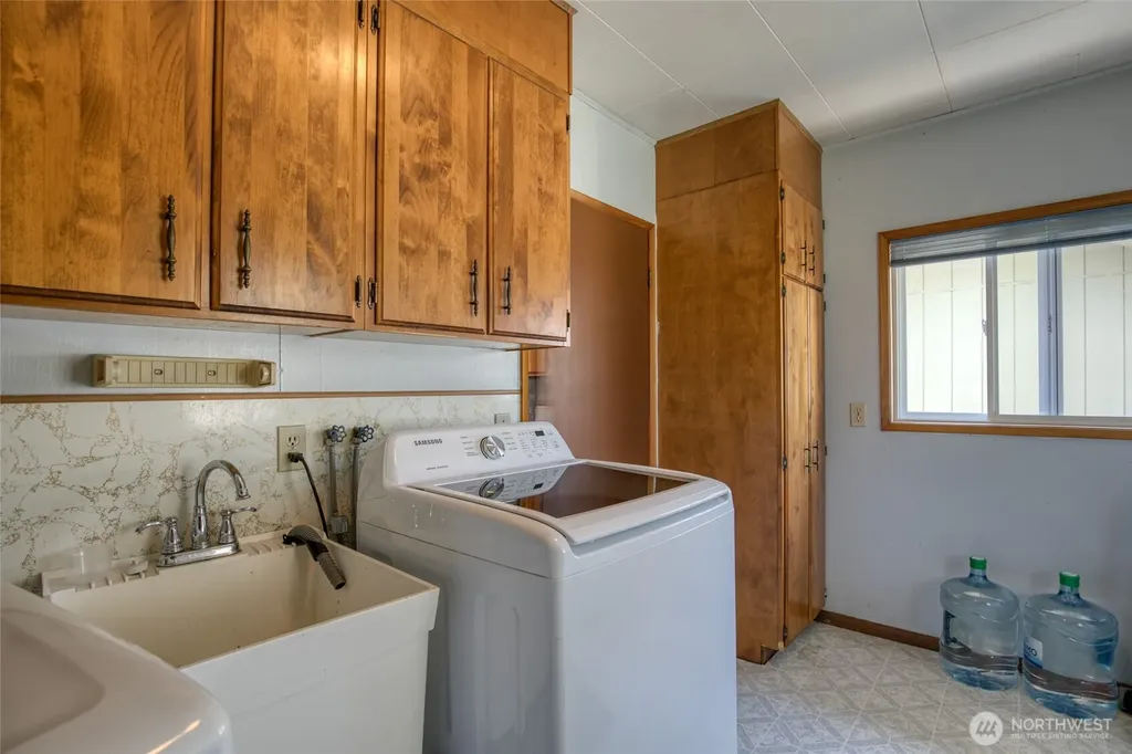 616 E Simpson Avenue Montesano WA 98563