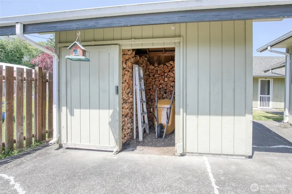 616 E Simpson Avenue Montesano WA 98563
