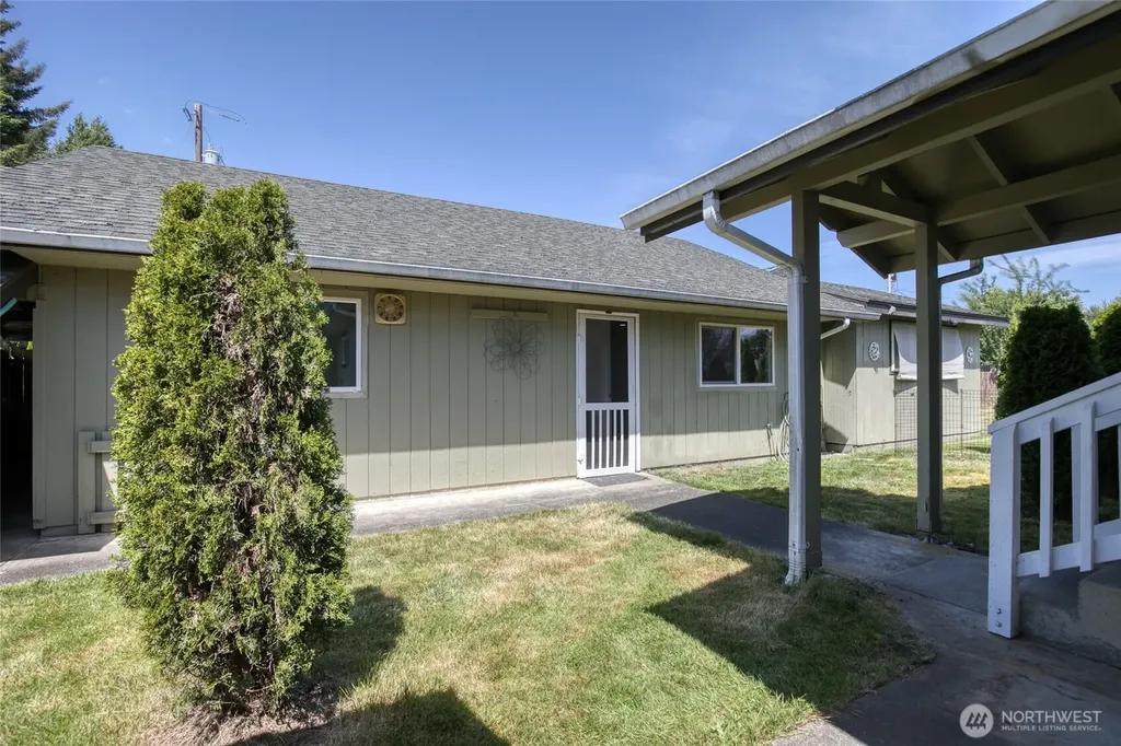 616 E Simpson Avenue Montesano WA 98563