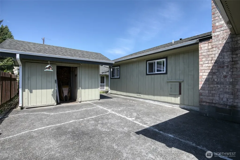616 E Simpson Avenue Montesano WA 98563