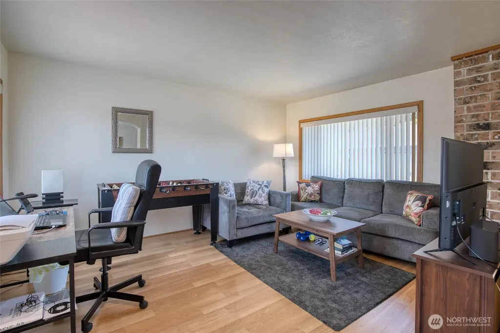 616 E Simpson Avenue Montesano WA 98563