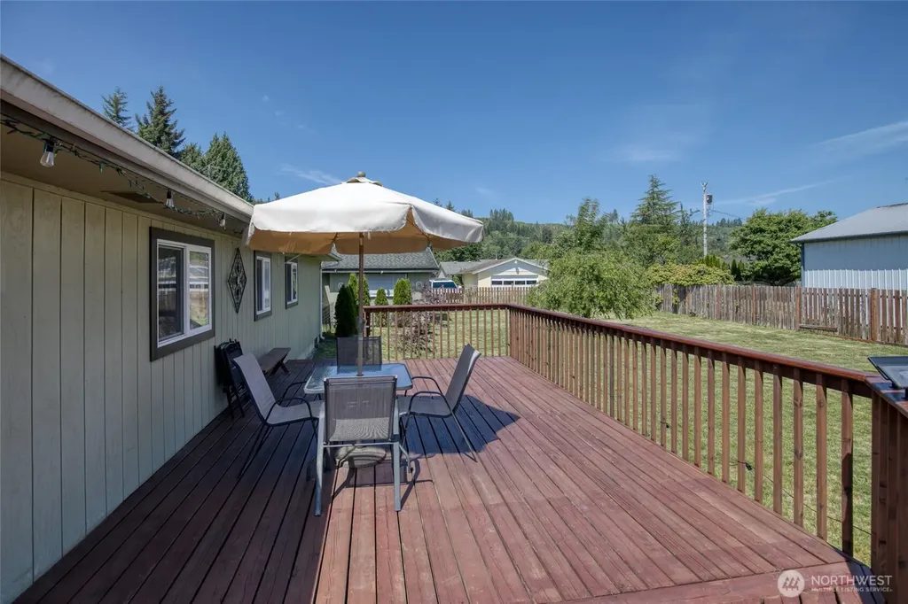 616 E Simpson Avenue Montesano WA 98563