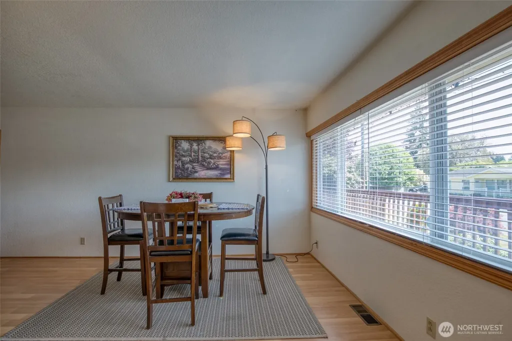 616 E Simpson Avenue Montesano WA 98563