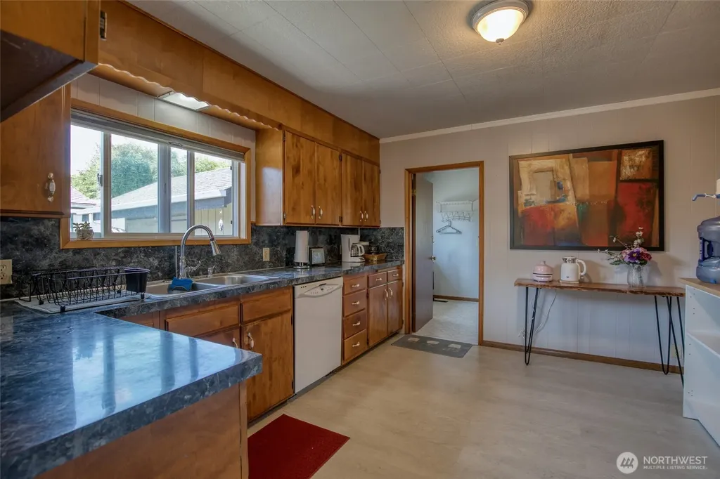 616 E Simpson Avenue Montesano WA 98563