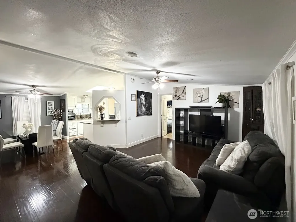 607 37th Street SE Auburn WA 98002