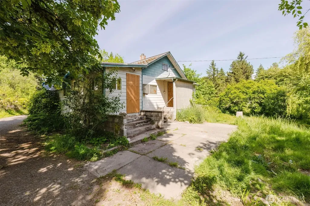 1230 Sherman Avenue Port Orchard WA 98366