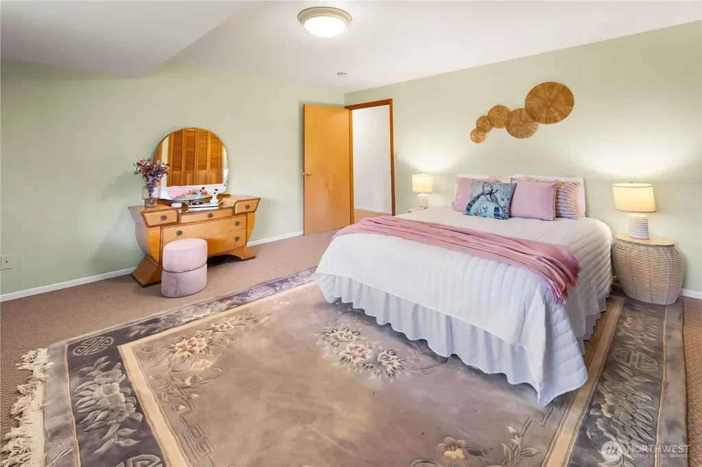 22516 100th Place SW Vashon WA 98070