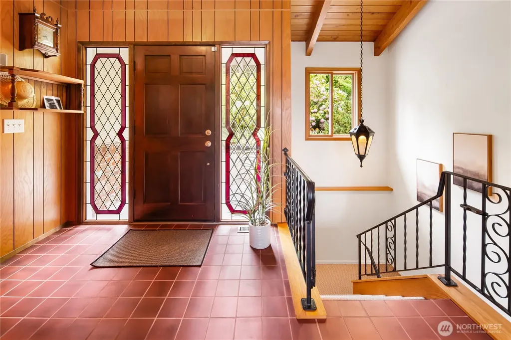 22516 100th Place SW Vashon WA 98070