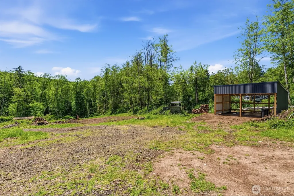 303 Upperwest Road Castle Rock WA 98611