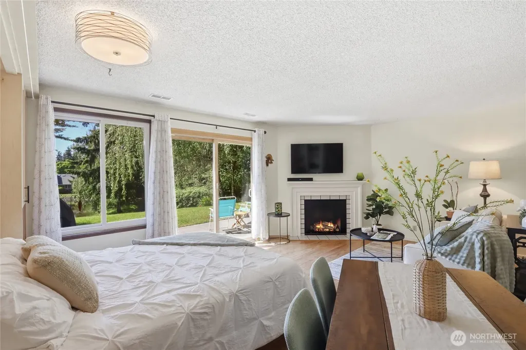 1041 Ihland Place NE Bainbridge Island WA 98110
