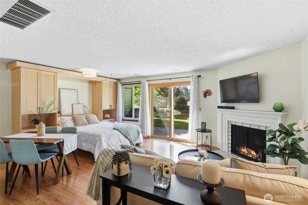 1041 Ihland Place NE Bainbridge Island WA 98110