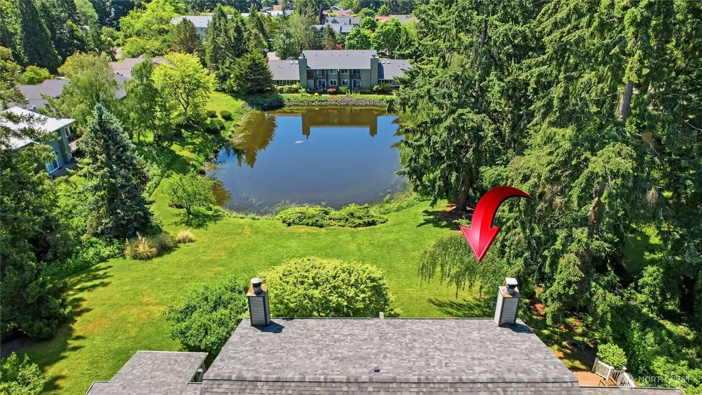 1041 Ihland Place NE Bainbridge Island WA 98110