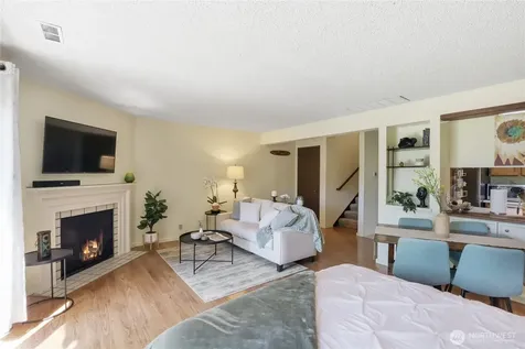 1041 Ihland Place NE Bainbridge Island WA 98110