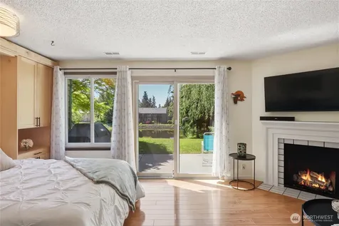 1041 Ihland Place NE Bainbridge Island WA 98110