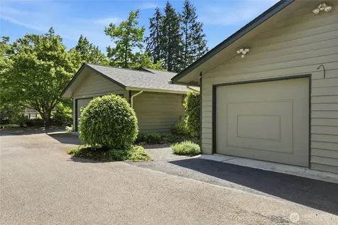 1041 Ihland Place NE Bainbridge Island WA 98110
