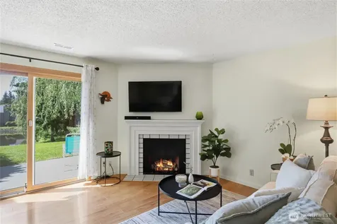 1041 Ihland Place NE Bainbridge Island WA 98110