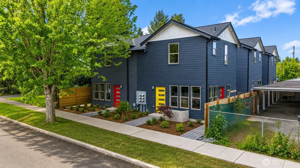 4416 S Frontenac Street Seattle WA 98118
