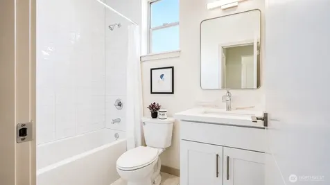 4416 S Frontenac Street Seattle WA 98118