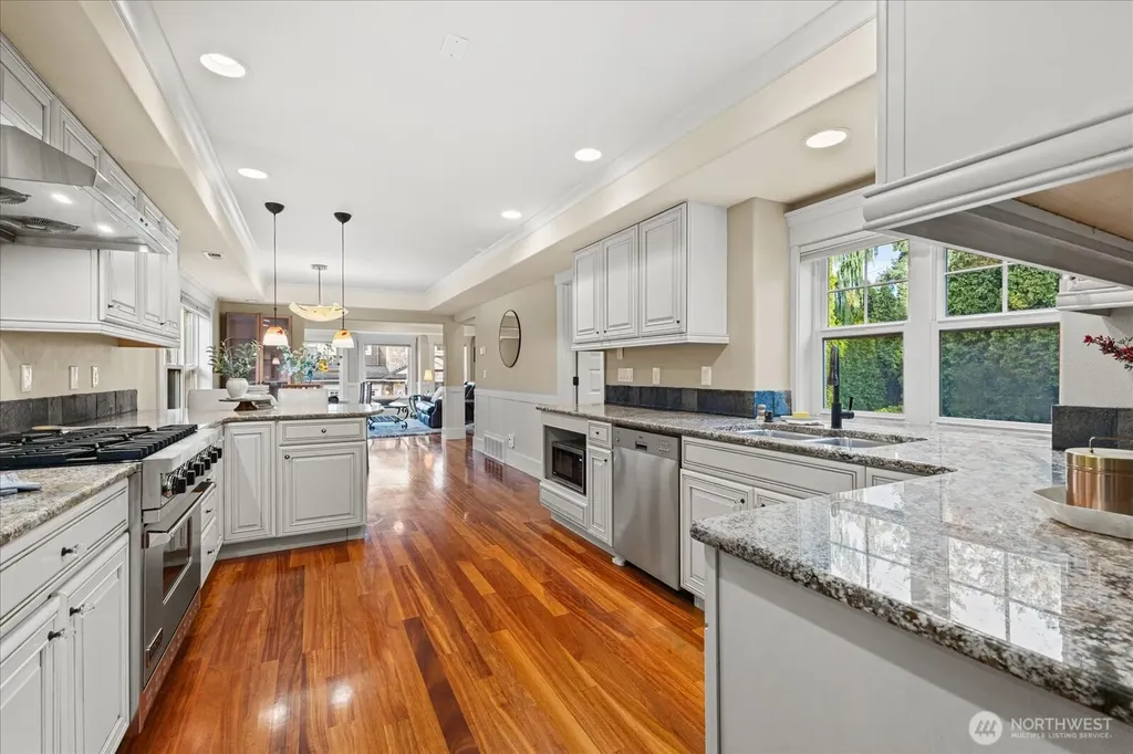 825 Kirkland Way Kirkland WA 98033