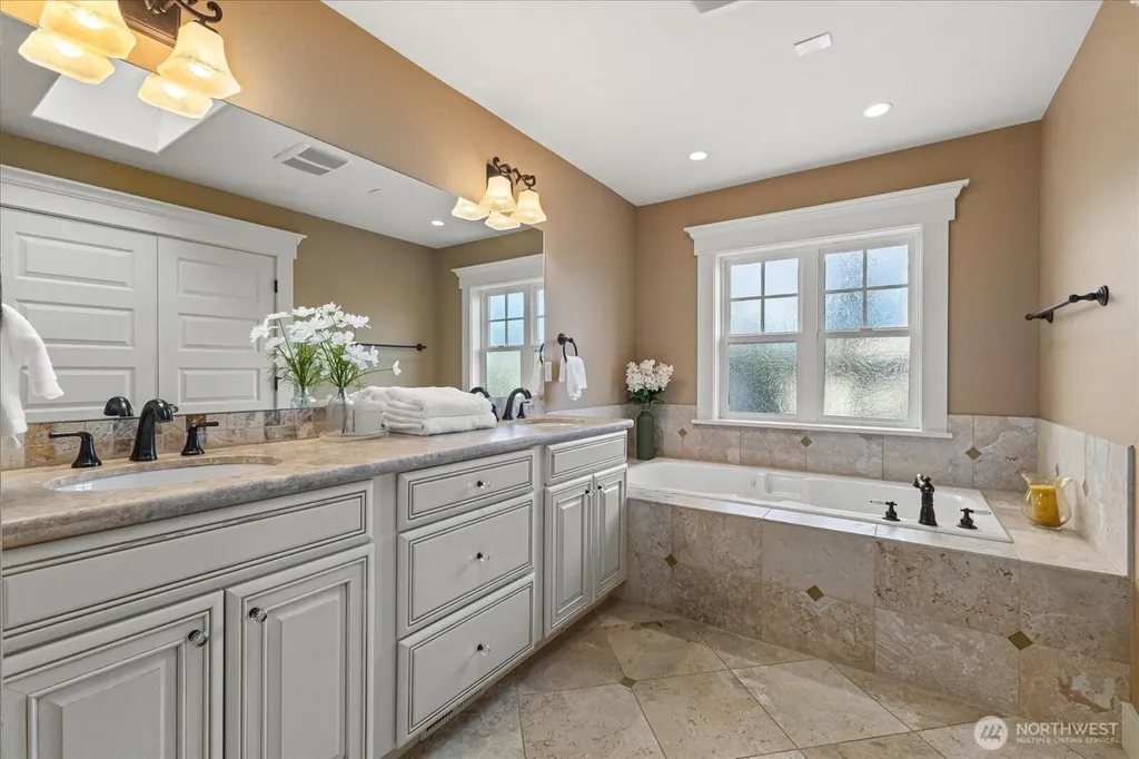825 Kirkland Way Kirkland WA 98033