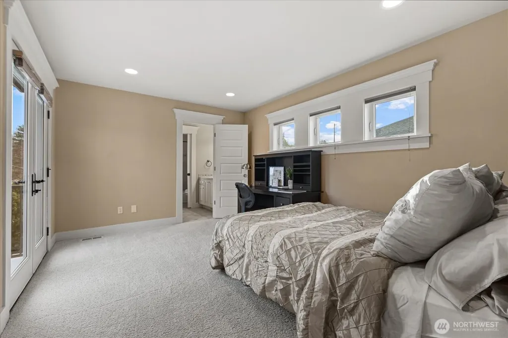 825 Kirkland Way Kirkland WA 98033