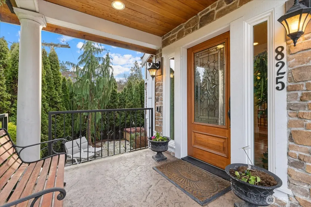 825 Kirkland Way Kirkland WA 98033