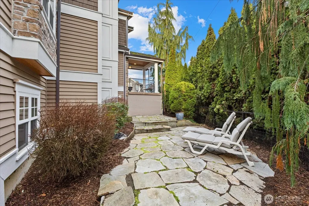 825 Kirkland Way Kirkland WA 98033