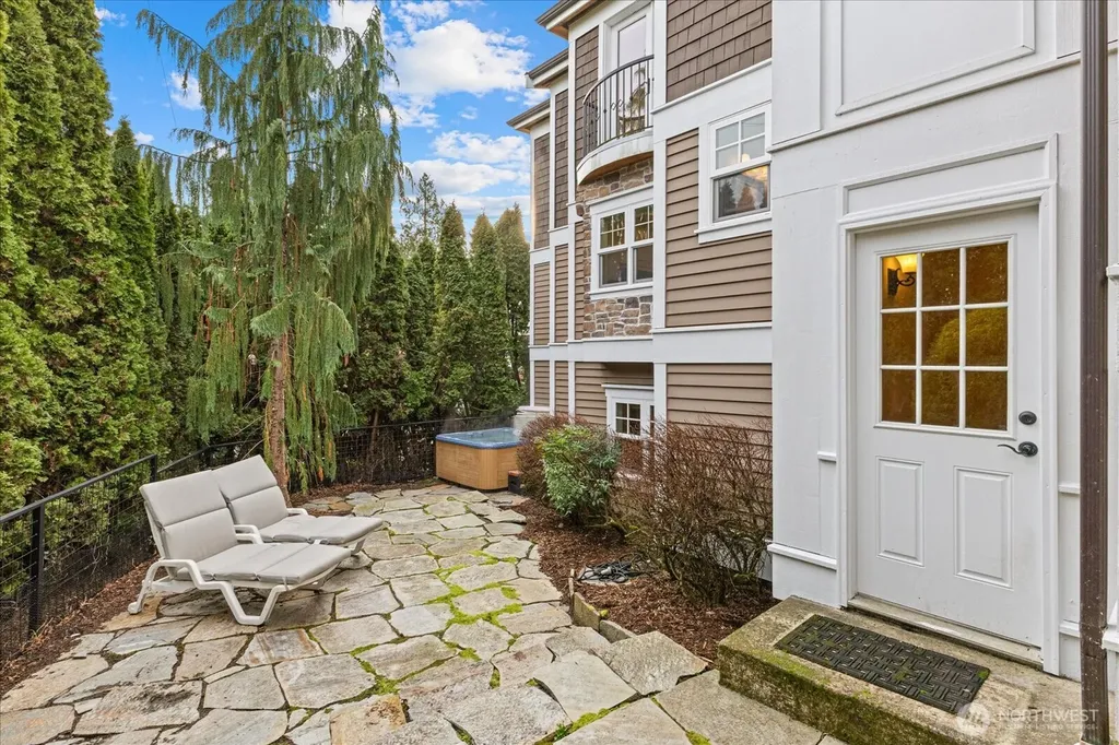 825 Kirkland Way Kirkland WA 98033