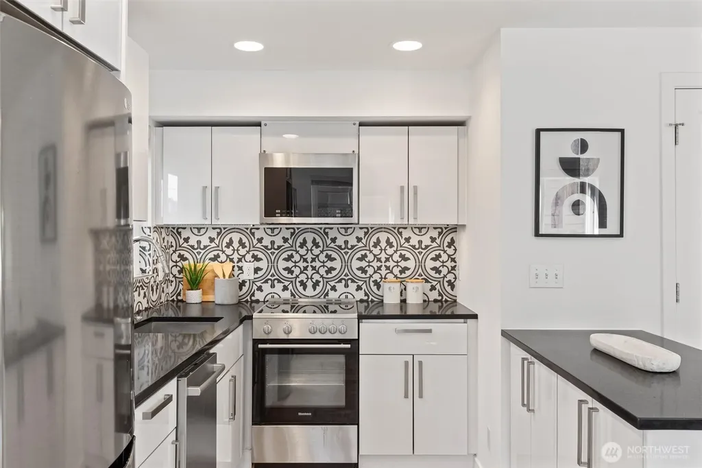 7007 Alonzo Avenue NW Seattle WA 98117