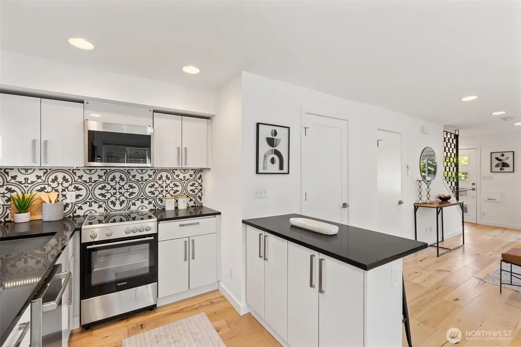 7007 Alonzo Avenue NW Seattle WA 98117