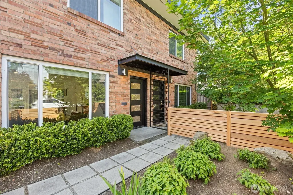 7007 Alonzo Avenue NW Seattle WA 98117