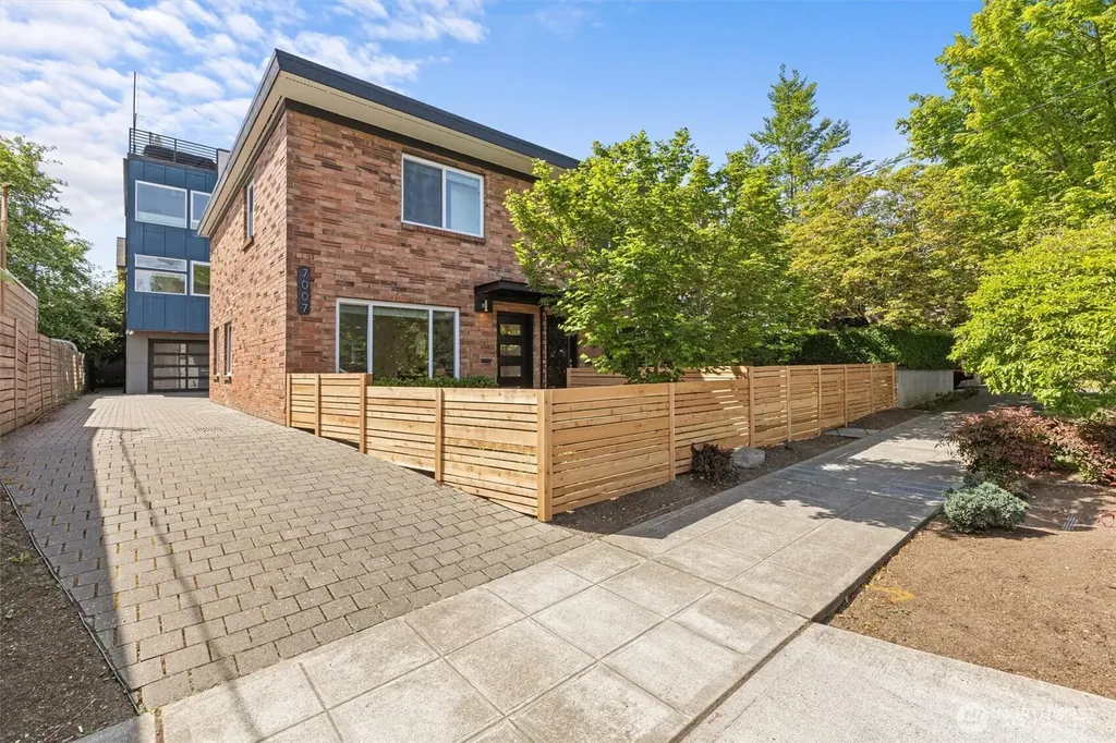7007 Alonzo Avenue NW Seattle WA 98117