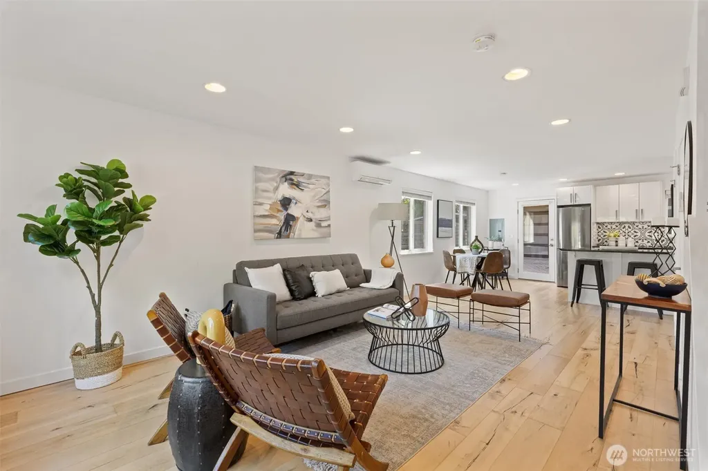 7007 Alonzo Avenue NW Seattle WA 98117
