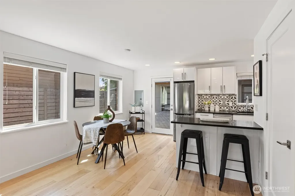 7007 Alonzo Avenue NW Seattle WA 98117