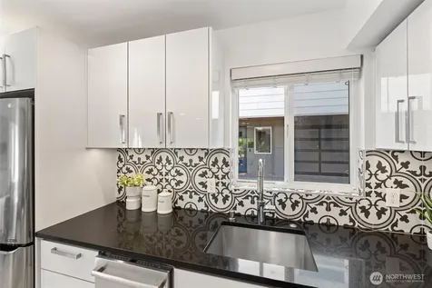 7007 Alonzo Avenue NW Seattle WA 98117