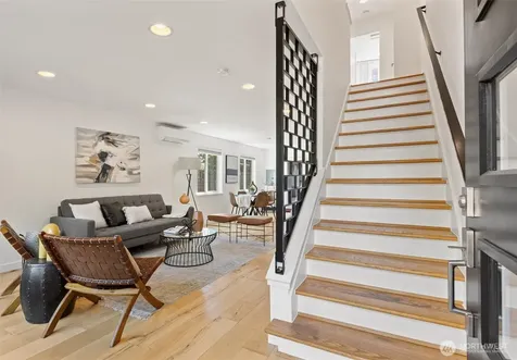 7007 Alonzo Avenue NW Seattle WA 98117