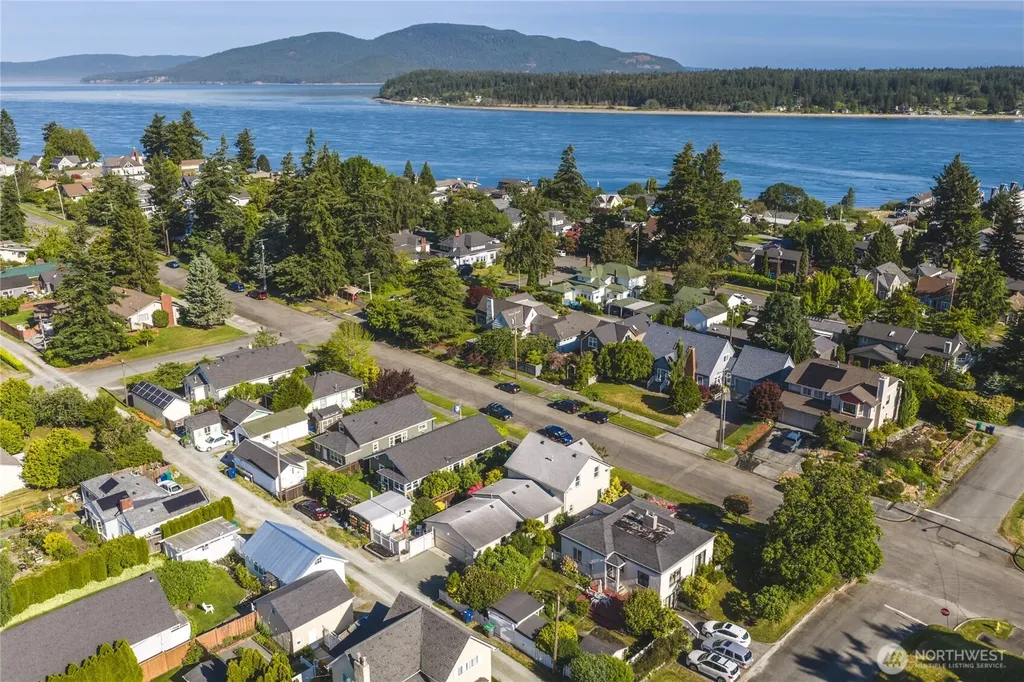 1605 9th Street Anacortes WA 98221