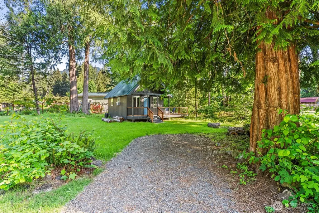 110 Mt Rainier Drive Packwood WA 98361