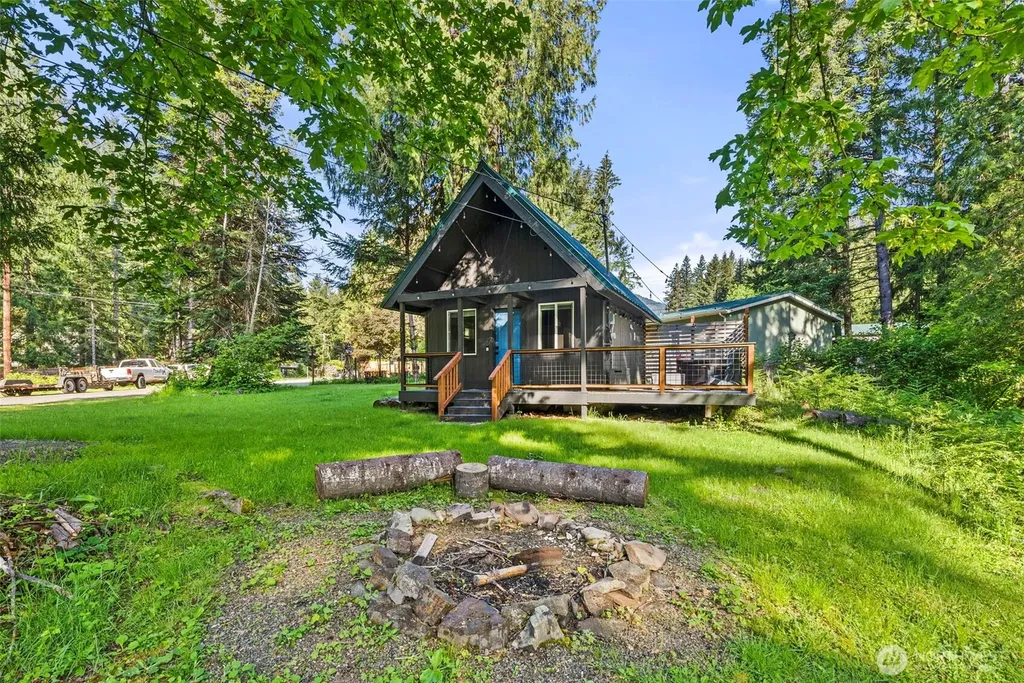110 Mt Rainier Drive Packwood WA 98361
