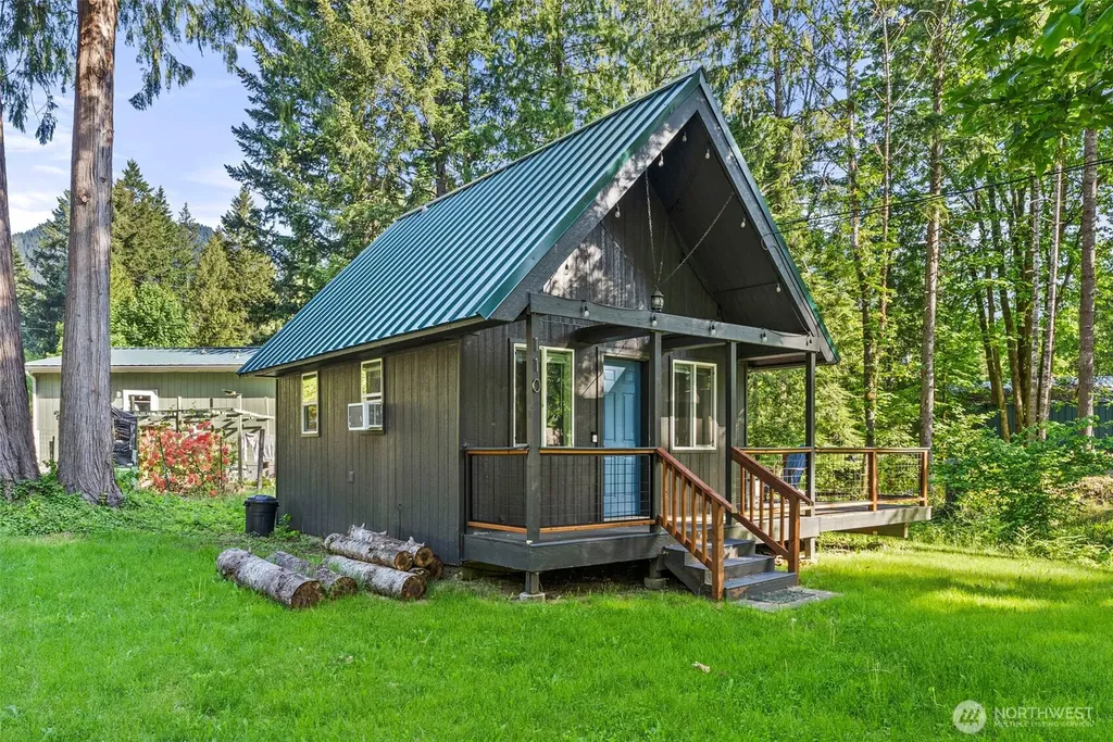 110 Mt Rainier Drive Packwood WA 98361