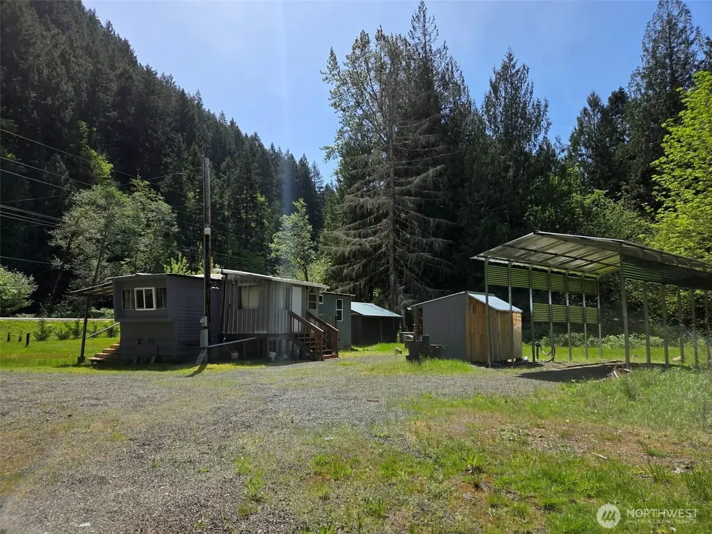 11697 Us Highway 12 Randle WA 98377