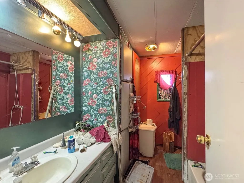 34 Lewallen Road Port Angeles WA 98363